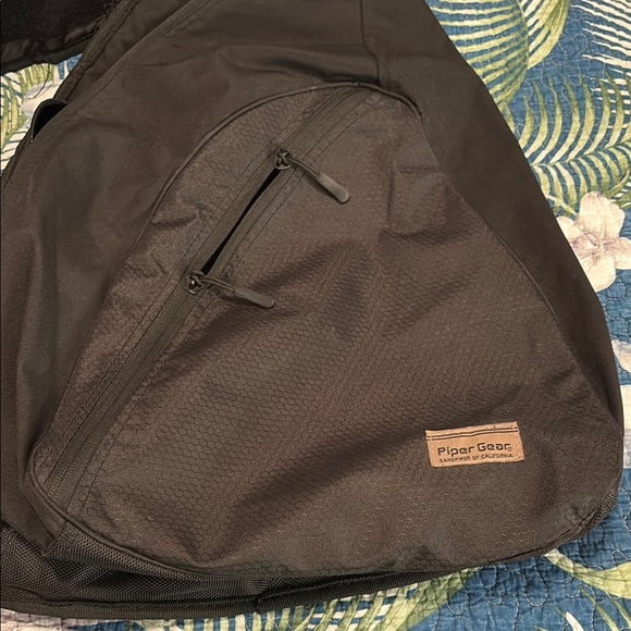 Sand Piper of California Gear Black Messenger Bag with Adjustable Strap - Picture 7 of 8